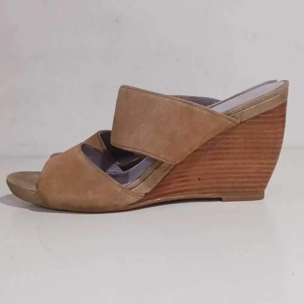 Johnson & Murphy Tan Suede Metallic trim Wedge Sandal sz 8.5